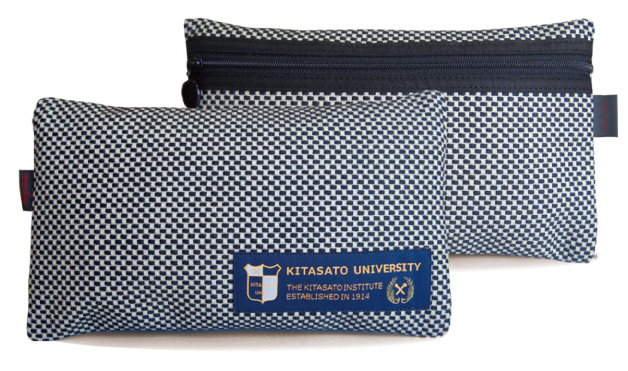 モノクロポーチ